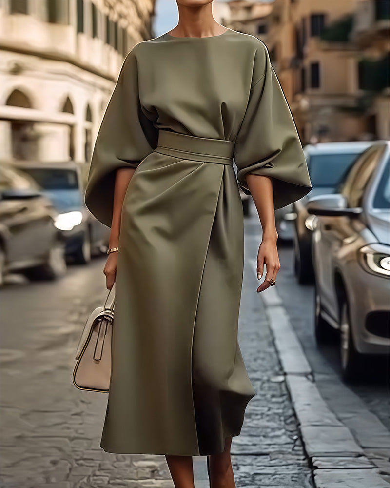 Dress with elegant lantern sleeves and belt