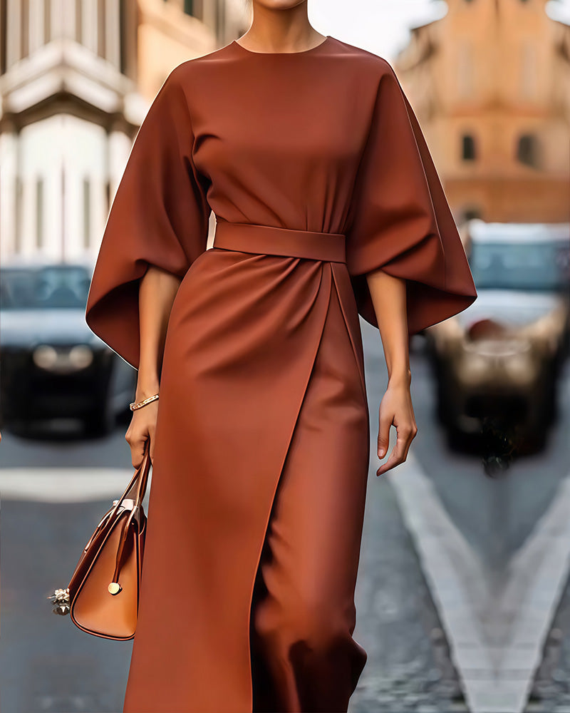 Dress with elegant lantern sleeves and belt